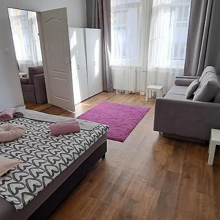 Sweet 16 Apartment In The Party District Budapest Exterior foto