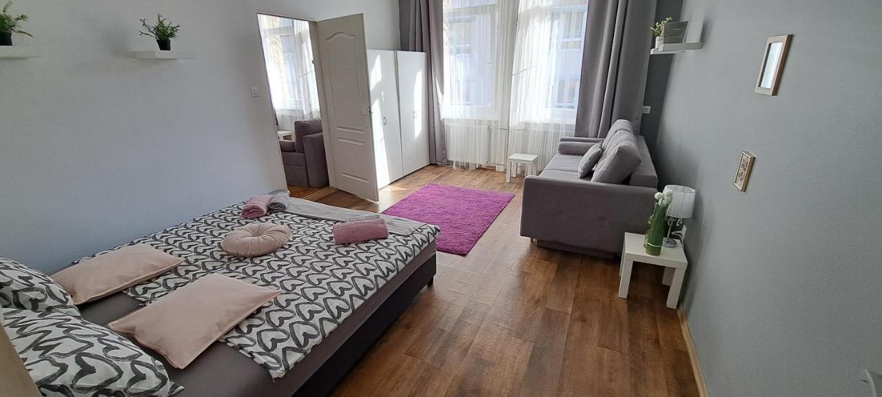 Sweet 16 Apartment In The Party District Budapest Exterior foto